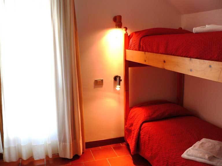Cervinia Due Aparthotel Бройл-Червиня Стая снимка