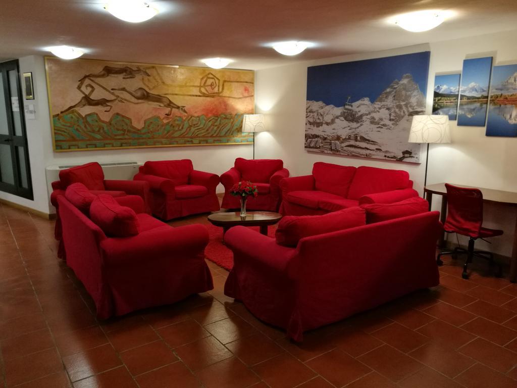 Cervinia Due Aparthotel Бройл-Червиня Екстериор снимка