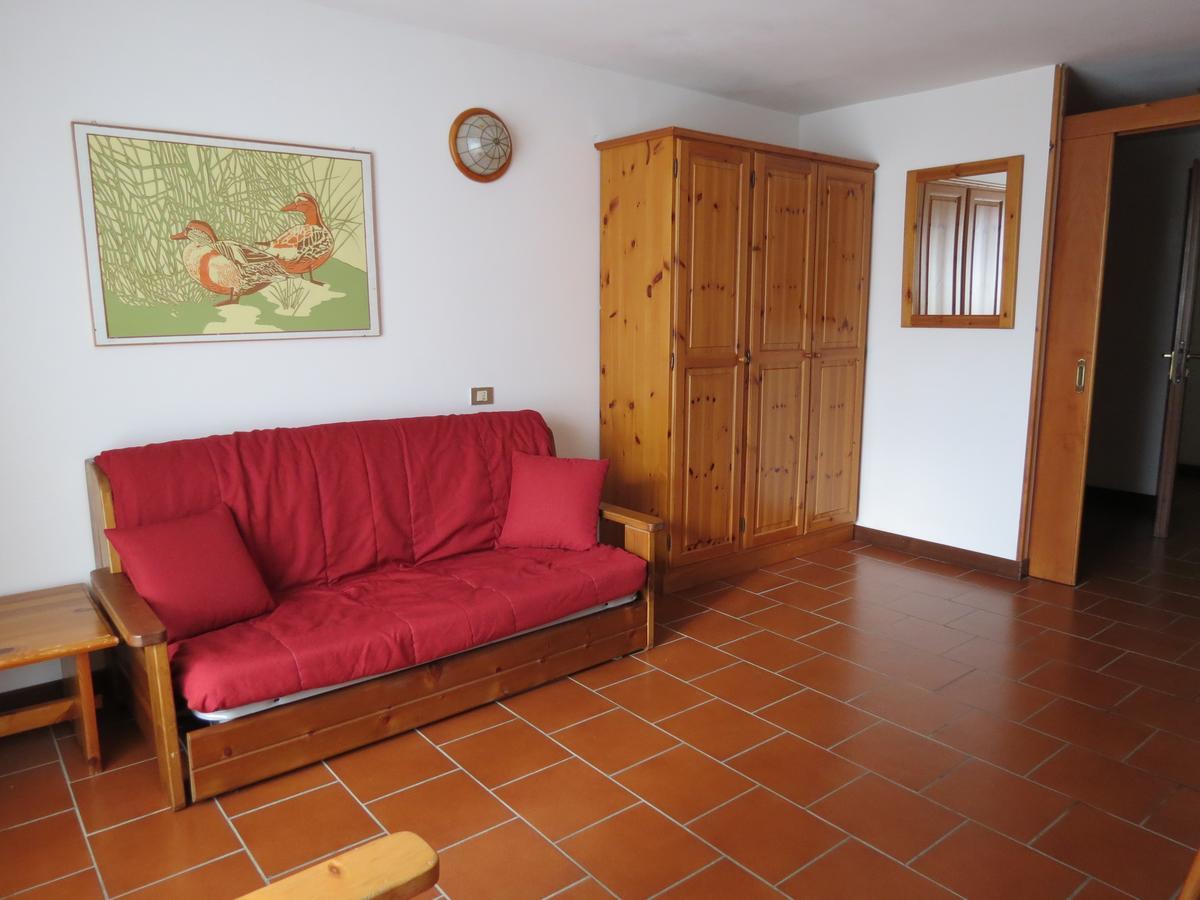 Cervinia Due Aparthotel Бройл-Червиня Стая снимка